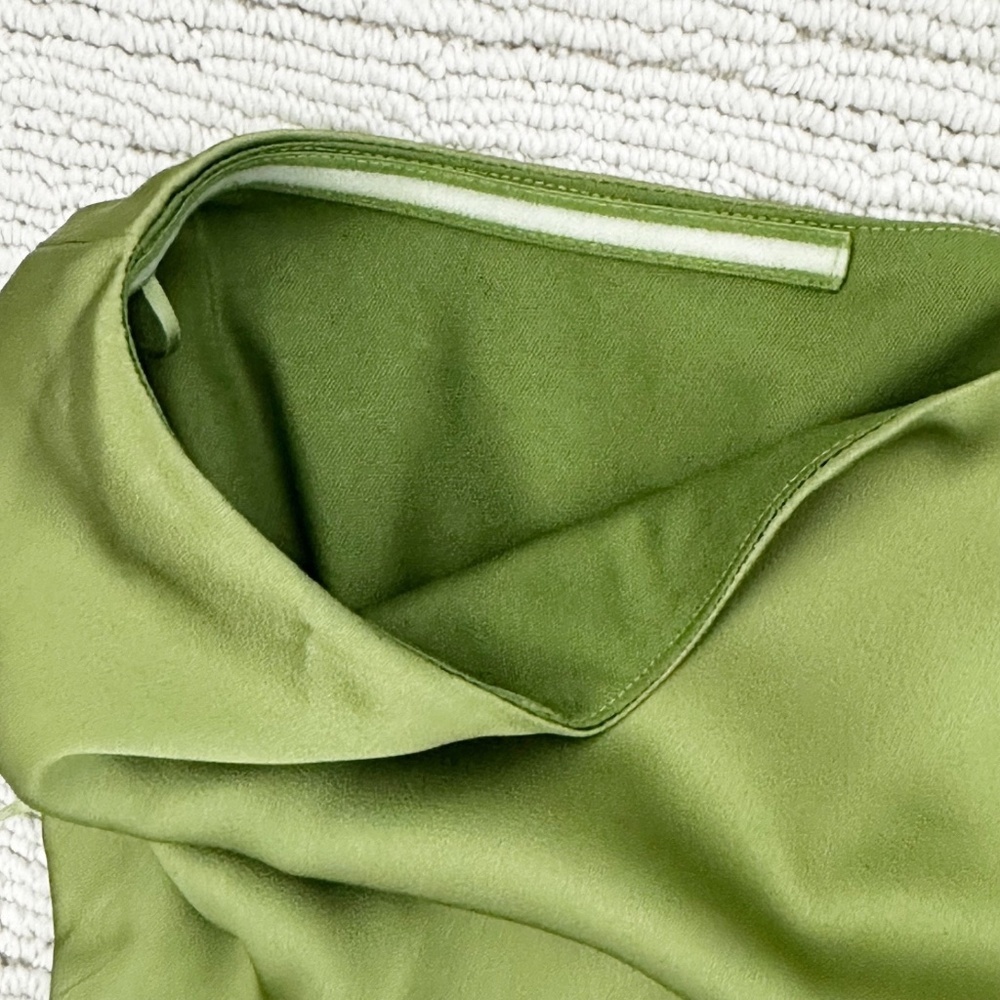 ASTR THE LABEL Amari Women’s M Green Maxi Dress Satin One-Shoulder Cut-Out Satin - Picture 12 of 15
